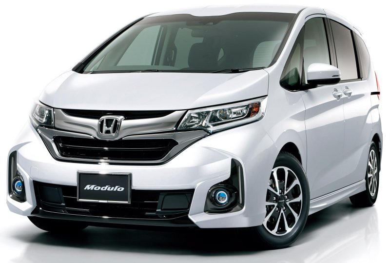 Honda freed Spike 2015