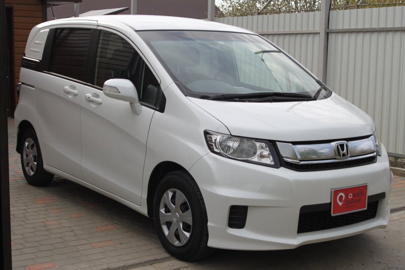 Honda freed Spike 2014