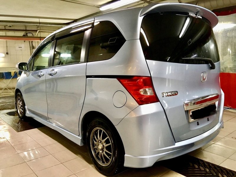 Honda freed Spike 2010