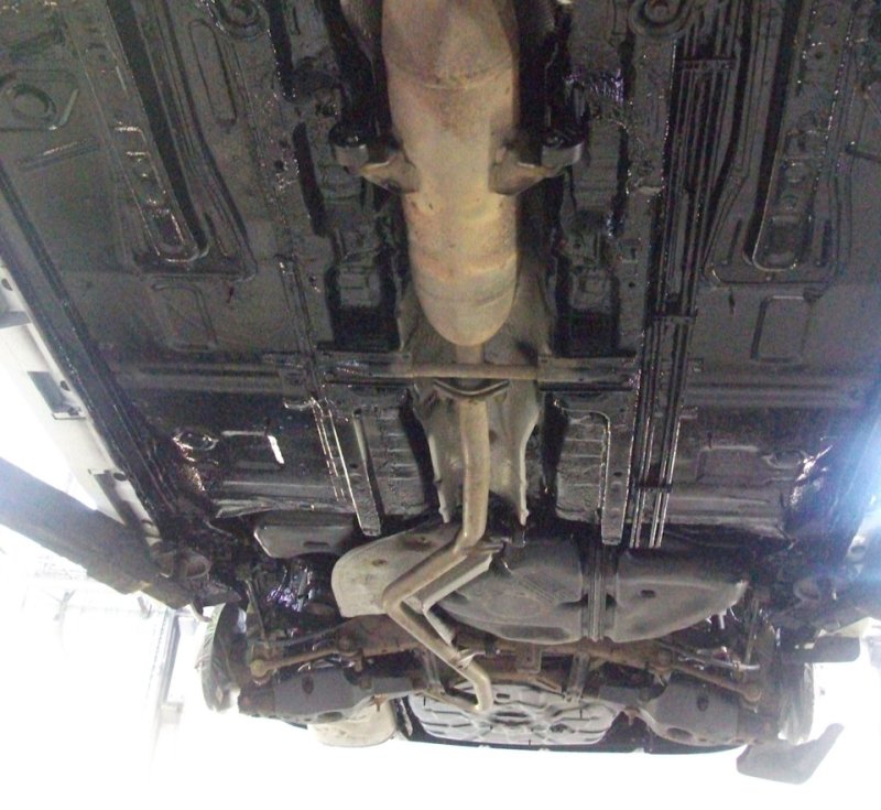 Днище Тойота Авенсис 2008