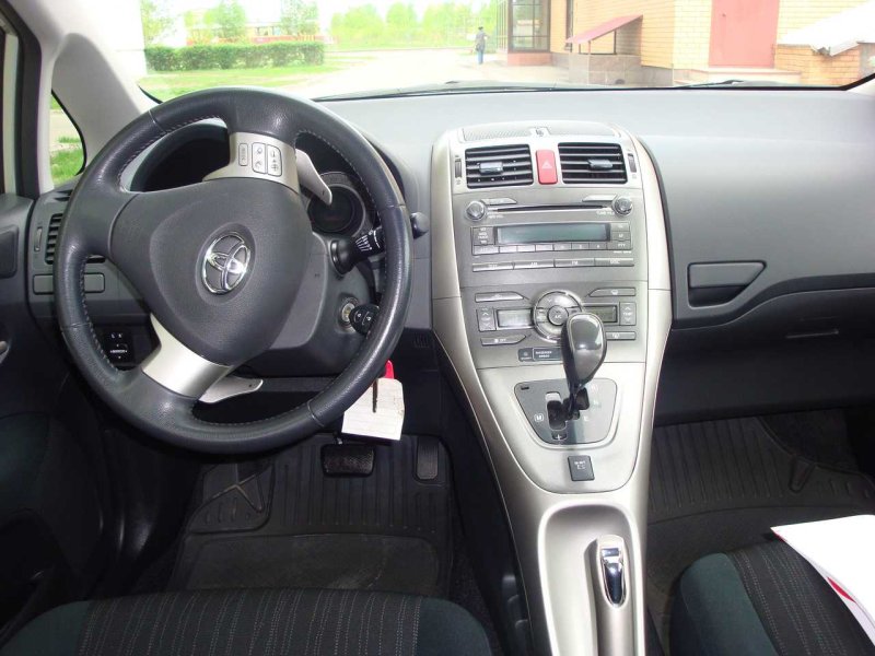 Toyota Auris 2008 салон