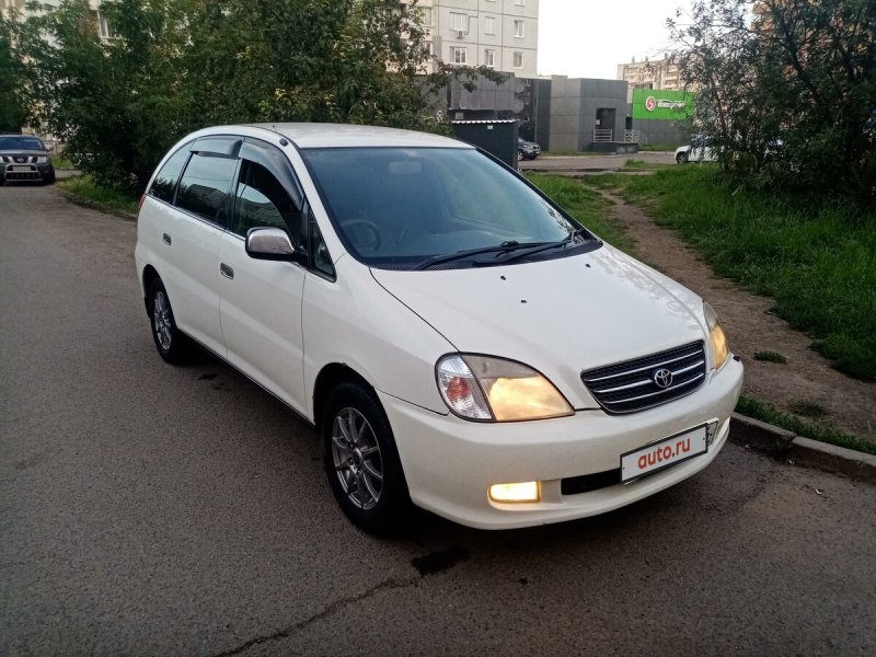 Toyota Nadia