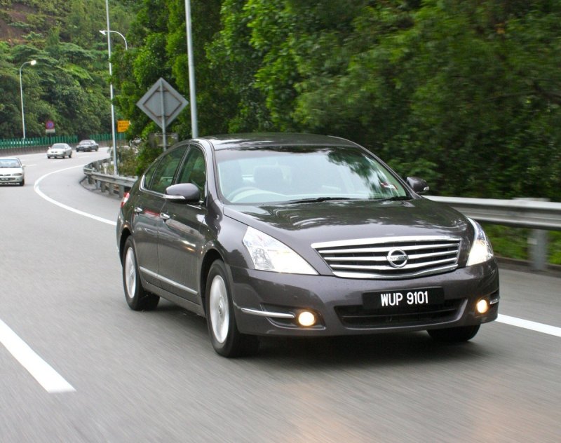 Nissan Teana vs Skoda