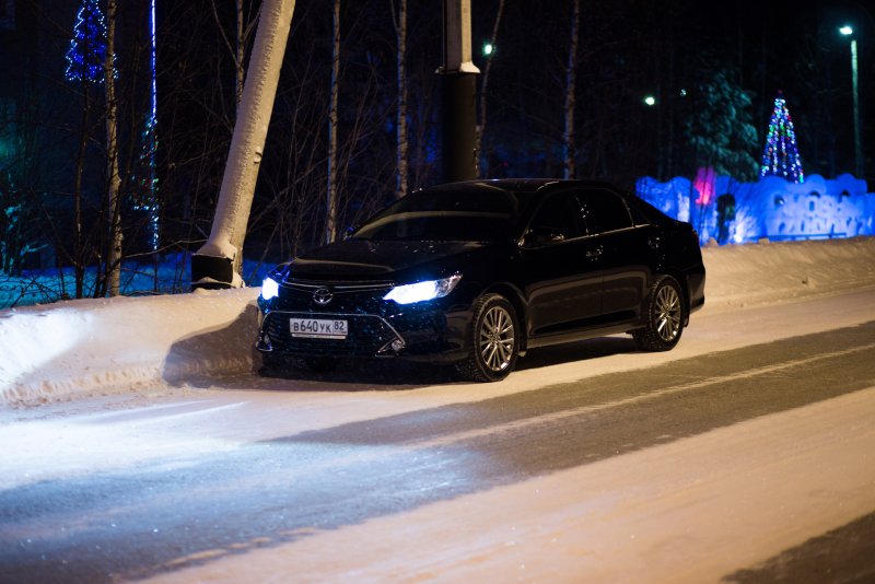 Toyota Camry 3.5 ночью зимой