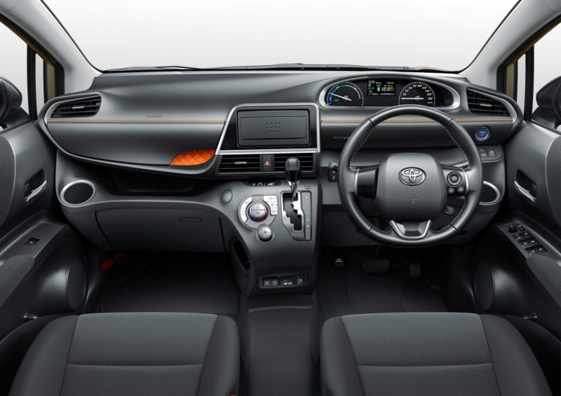 Toyota Sienta 2015 салон