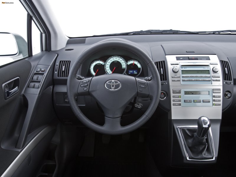 Toyota Corolla Verso 2007 салон