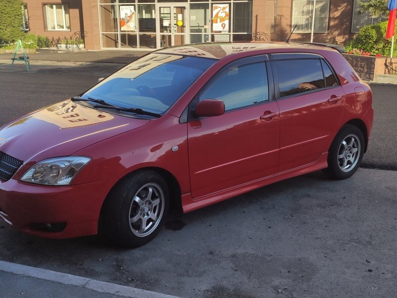Toyota Corolla 2005 хэтчбек