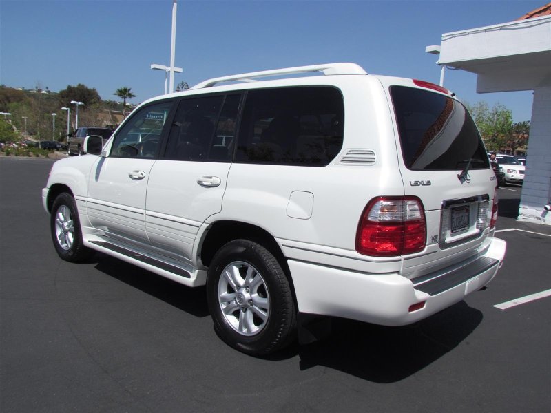 Lexus LX 2005