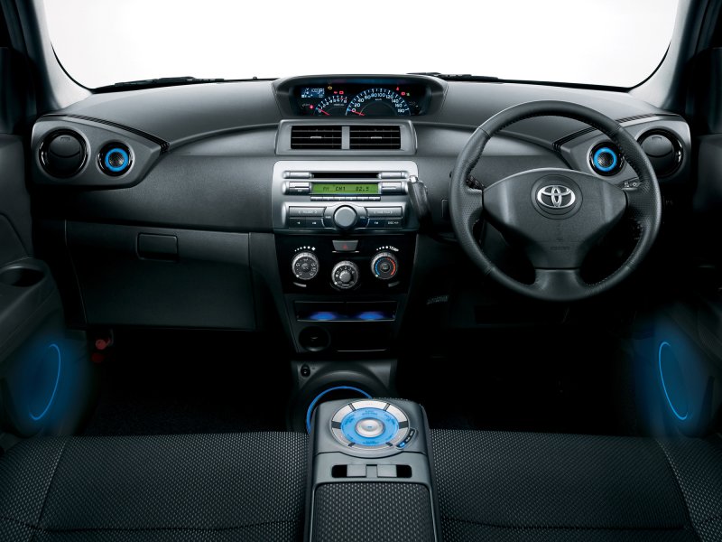 Toyota bb2