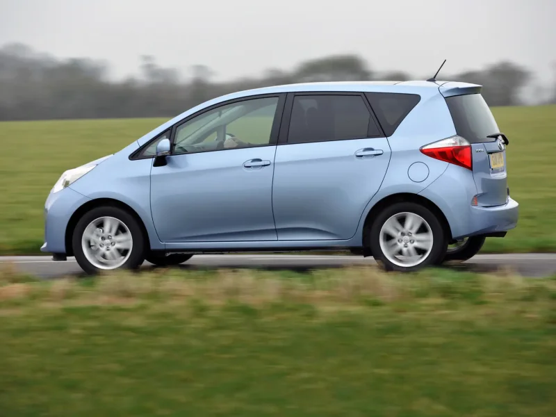 Toyota Verso 4