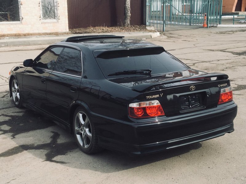 Toyota Chaser 100 черный