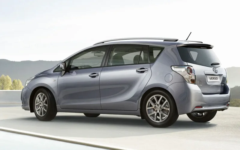 Toyota Verso 4