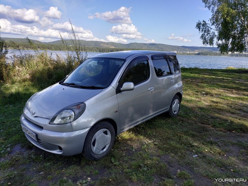 Toyota Funcargo 2002
