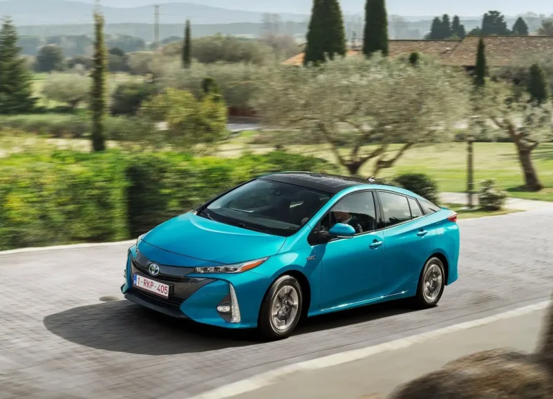Toyota Prius PHV Modellista