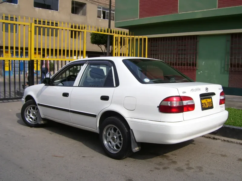 Toyota Corolla 1999 седан