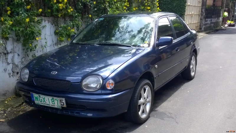 Toyota Corolla 1999 седан