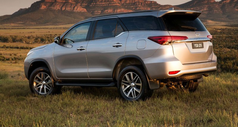 Toyota Fortuner 2013
