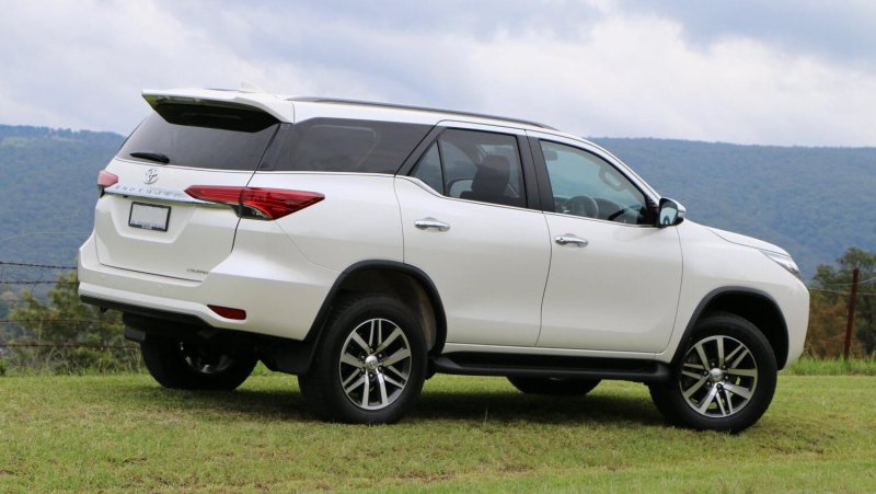 Toyota_Fortuner 2015-2022