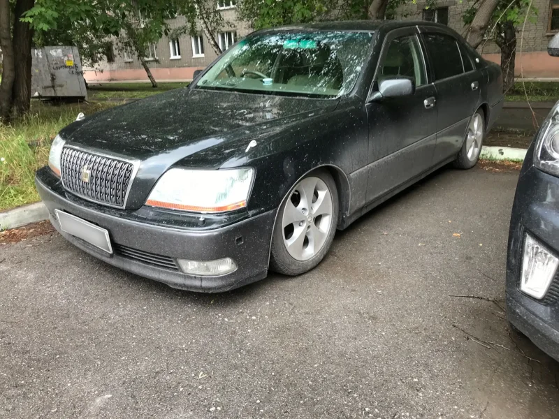 Toyota Crown Majesta 2000