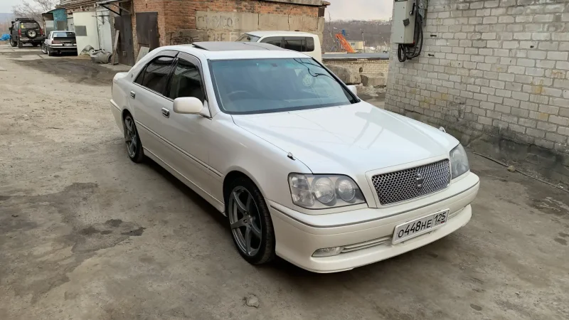 Toyota Crown 170 athlete