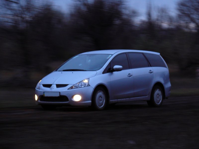 Mitsubishi Grandis 2.4
