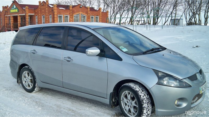 Митсубиси Грандис 2005