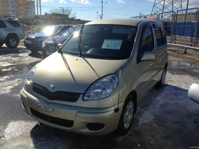 Toyota Funcargo 2005 салон