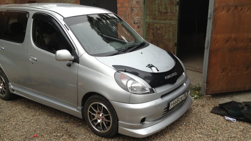 Toyota Funcargo 2000 Tuning