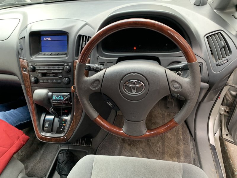 Toyota Harrier 2000 салон