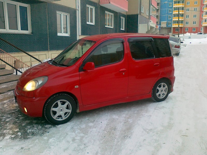 Toyota Funcargo 2001