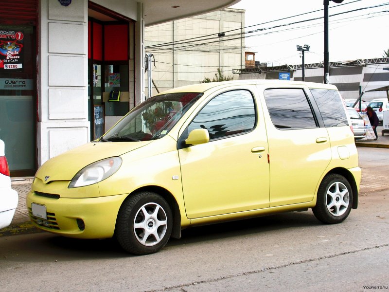 Тойота Функарго 2000