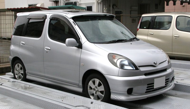 Тойота Функарго 2000 1,5