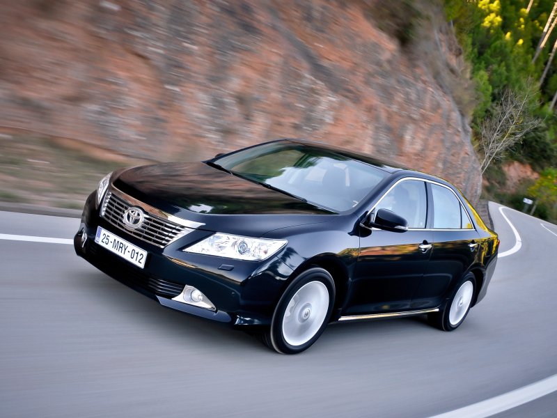 Toyota Camry 4