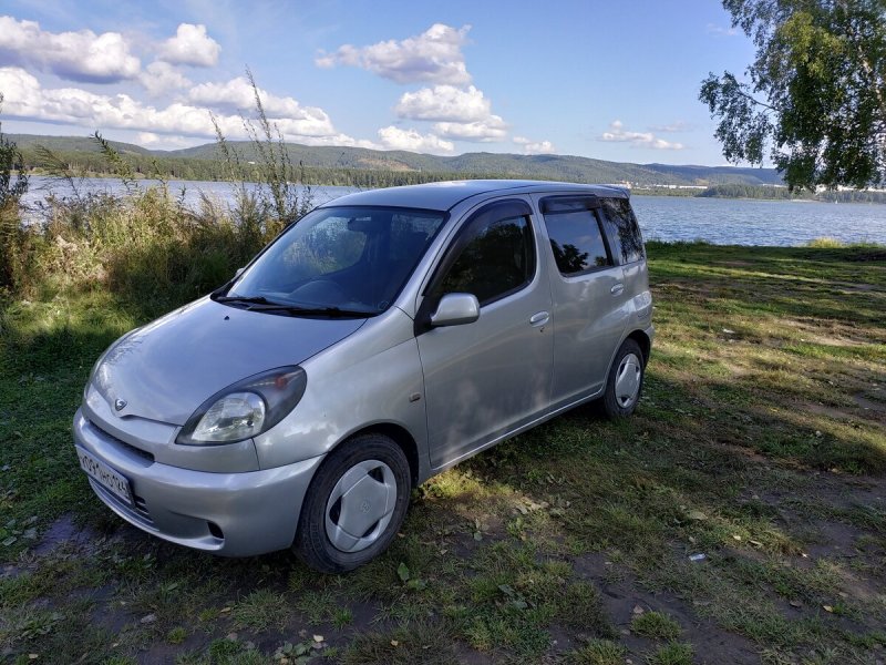Toyota Funcargo 2002