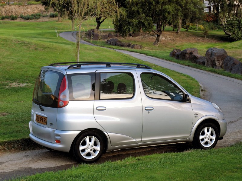 Toyota Yaris Verso 2000