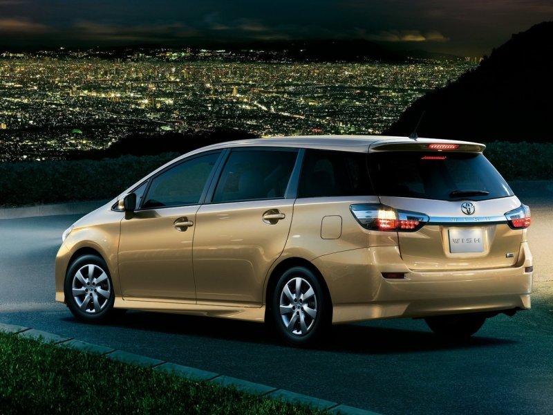 Toyota Wish 2012