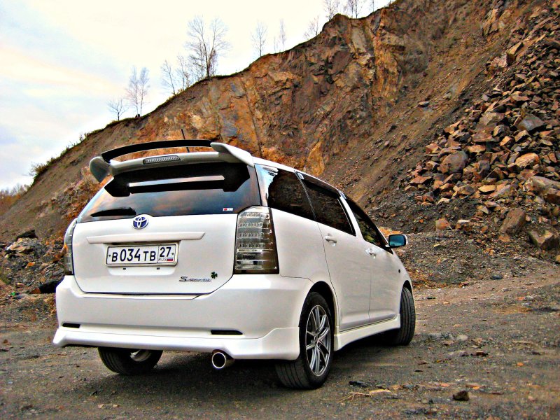 Toyota Wish 2010 Tuning