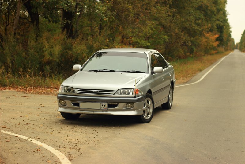 Авто Toyota Carina (2001)