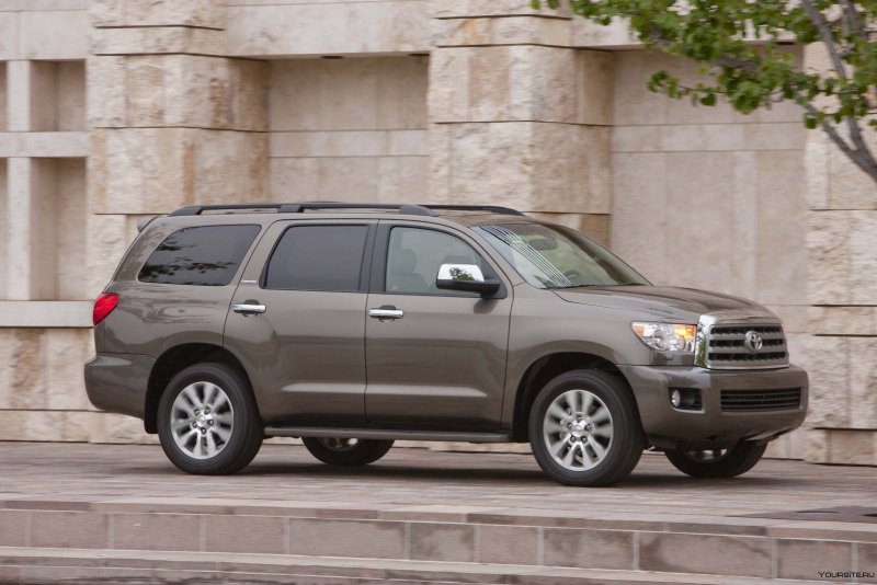 Toyota Sequoia 2016