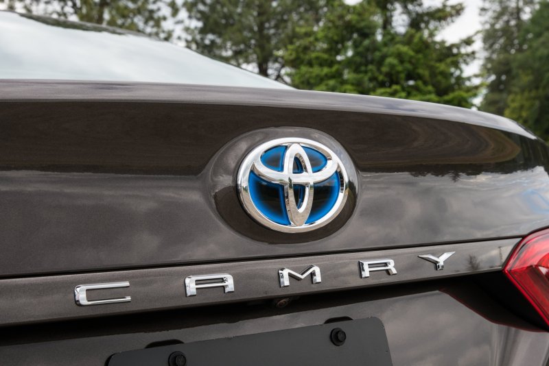 Camry 3.5 значок