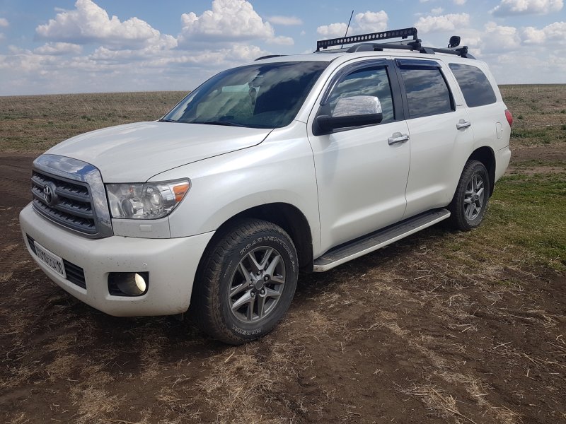 Toyota Sequoia 2015 салон