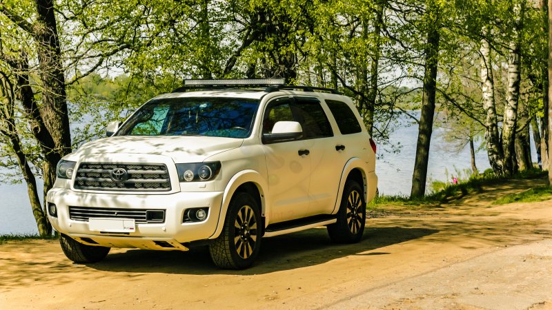 Toyota Sequoia II салон