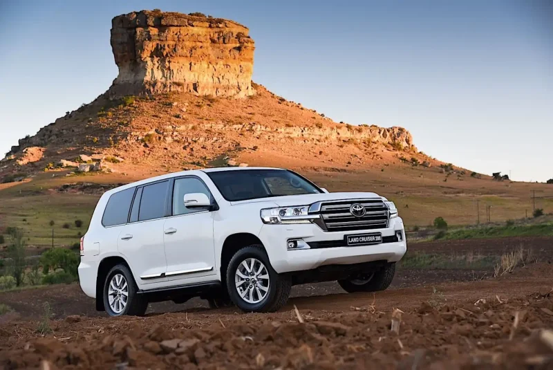 Toyota Land Cruiser uzj200