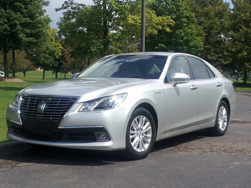 Toyota Crown Royal