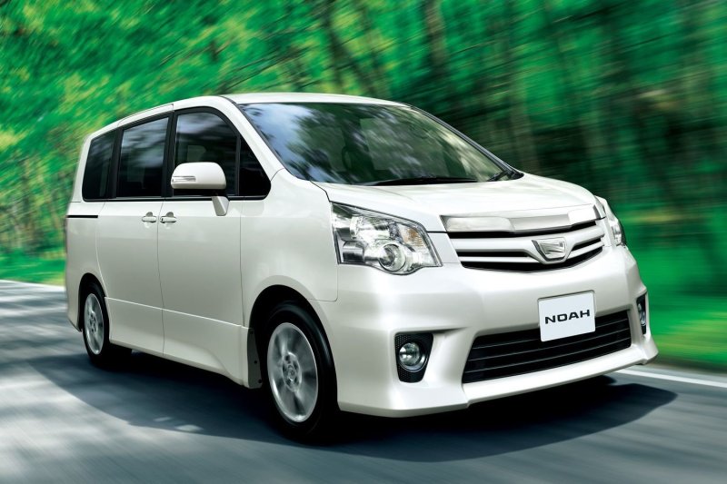 Toyota Noah 2007-2013