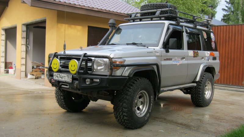 Toyota Land Cruiser lc76