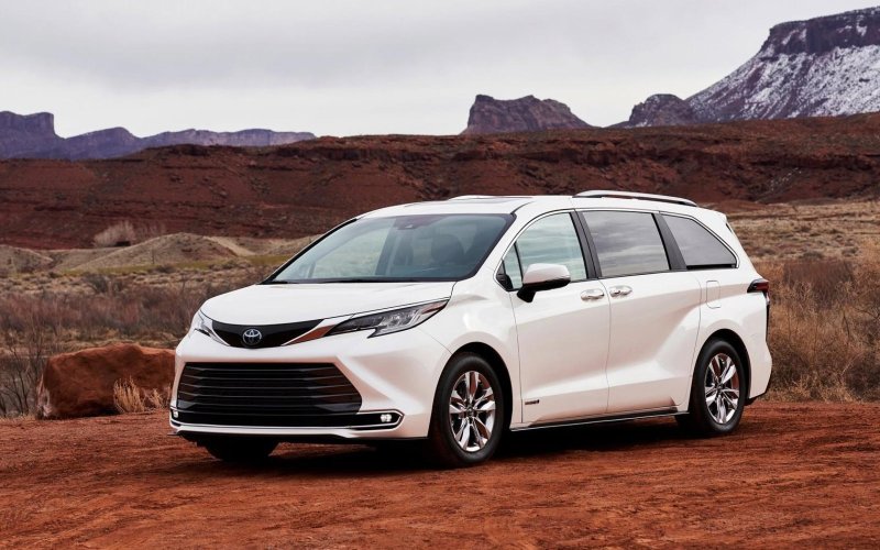 Toyota Camry xv70 2021