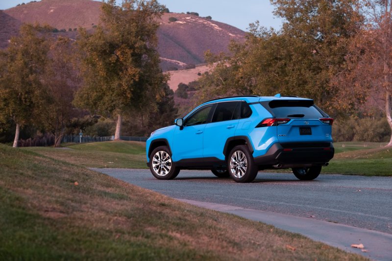 Новый Toyota rav4 2022