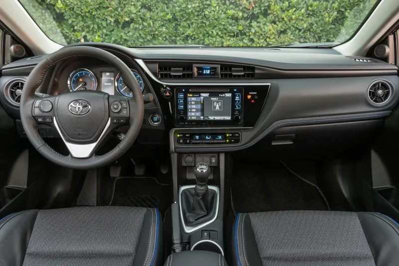 Toyota Corolla 2018 салон