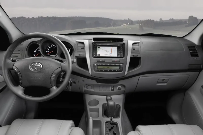 Toyota Hilux 2010 салон